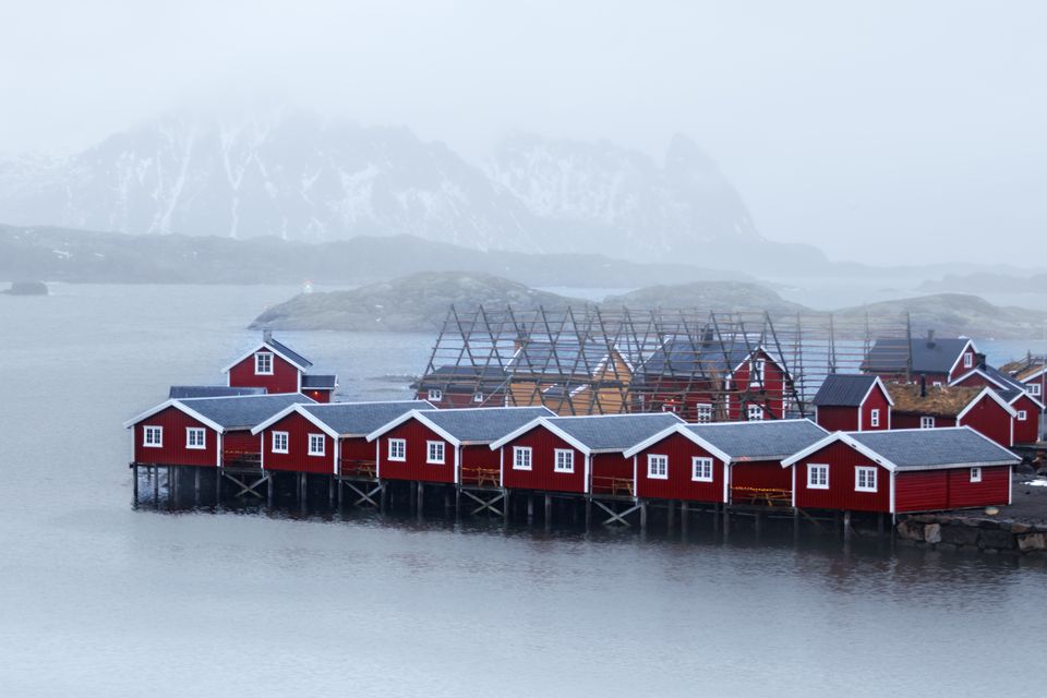 Die Deutschen wurden von Einheimischen umzingelt: Jetzt sind sie wegen mehrerer Brände auf den Lofoten angeklagt.
