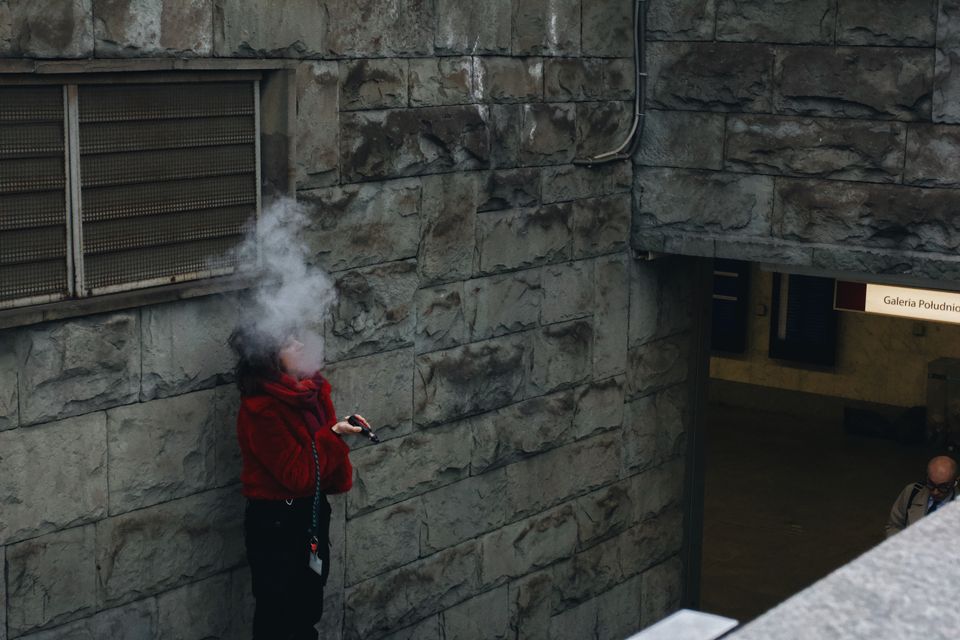 Die Polizei vermutet, dass Jugendliche mit Vapes in die Kriminalität gelockt werden.