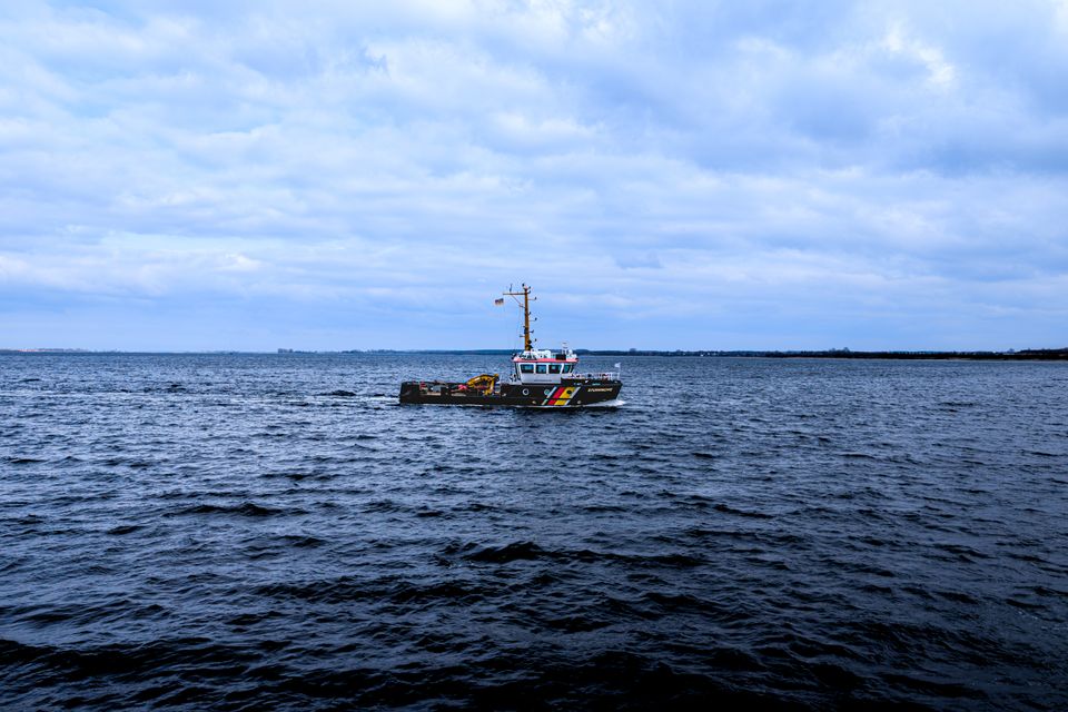 Schwedische Polizei beantragt Untersuchungshaft für Kapitän eines norwegischen Schiffes nach tödlichem Unfall.