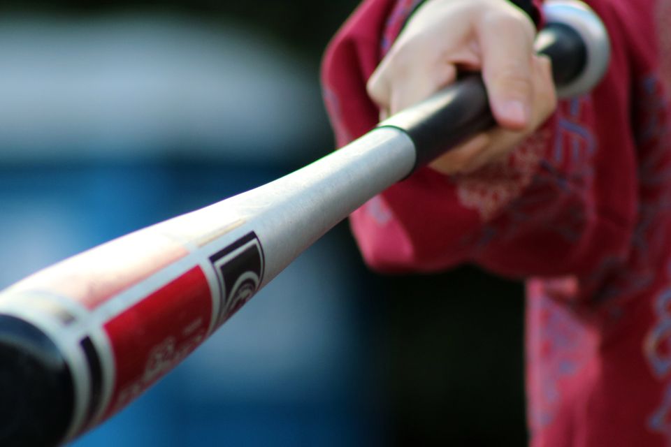 Junge soll mit Baseballschläger angegriffen worden sein: – Die Verletzungen sind schwer.