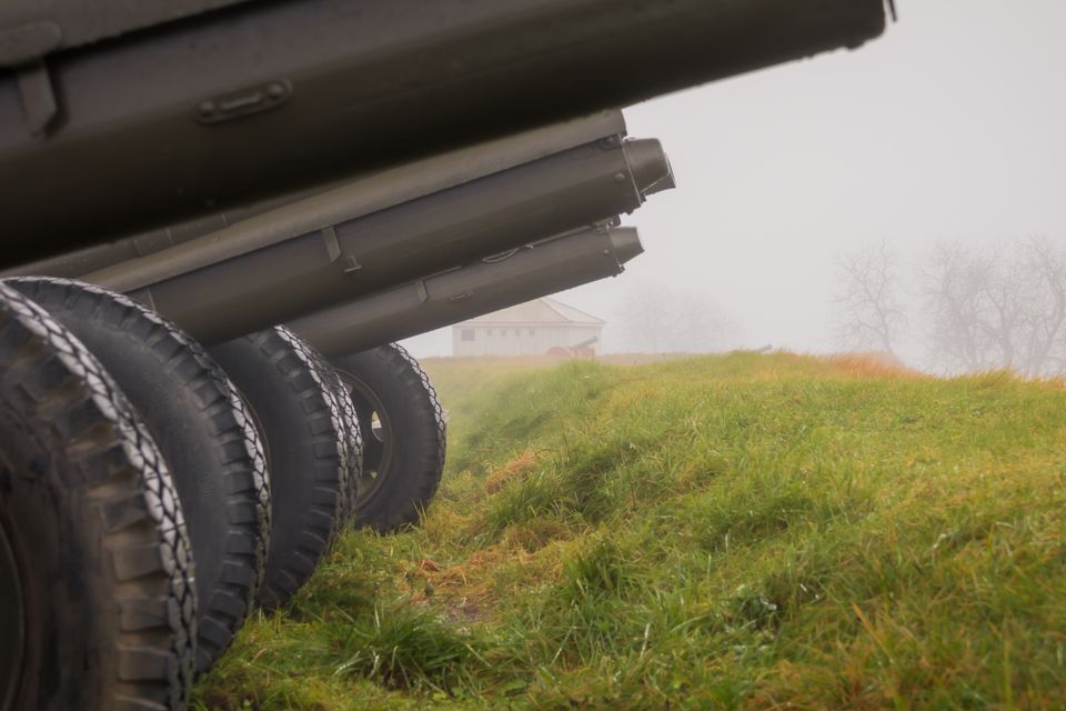 Gemeinnützige Stiftung verteilt Drohnen, Artillerie und Sprengstoff im Milliardenwert an die Ukraine.